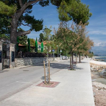 50 Meters From The Beach! Apartment Flower Kastela Exterior photo